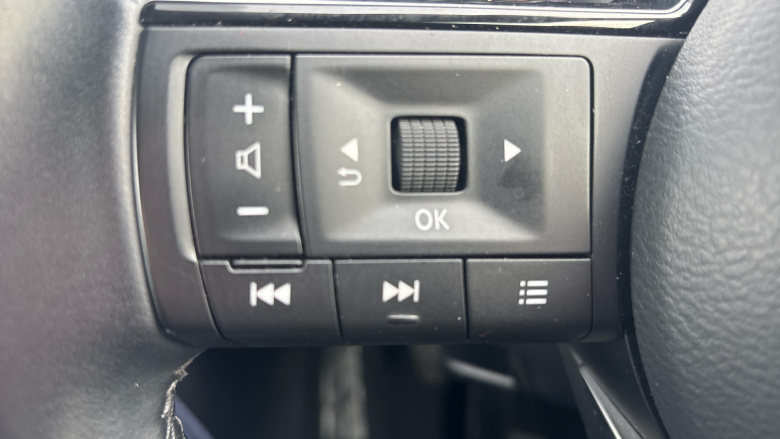 Nissan Qashqai 1.3 DiG-T MH Acenta Premium 5dr Petrol Hatchback